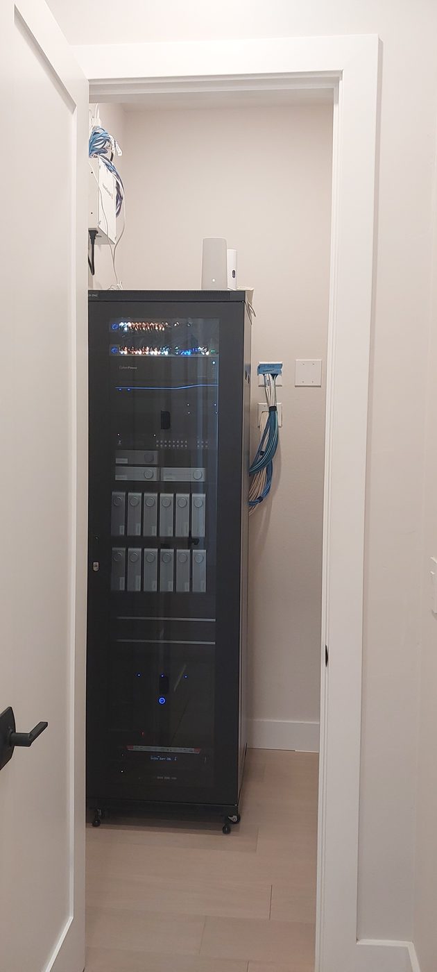 Big Modern House — SmartNova AV project photo